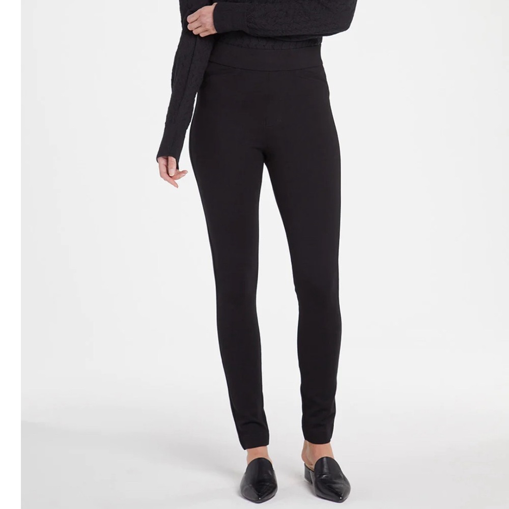 NYDJ pull on pants. 
True to size.